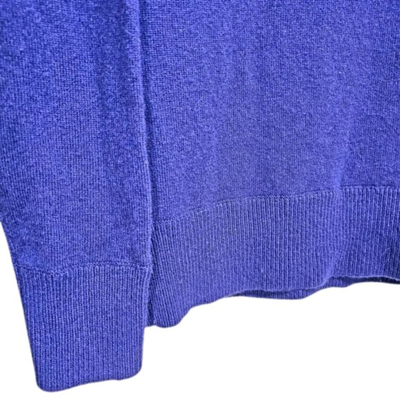 100% Cashmere turtleneck sweater size medium petite - Picture 2 of 3